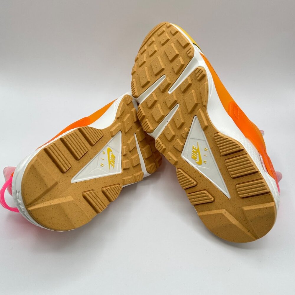 Women's Nike Air Huarache Summit White/Hyper Pink-Solar Flare Sz 7 DX2674-100 - Picture 6 of 13